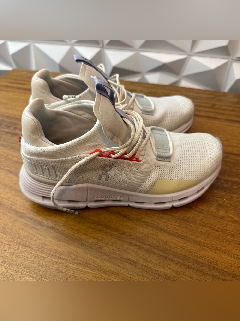 On Running Cloudnova Women's sneakers in the White Glacier colorway Size 6